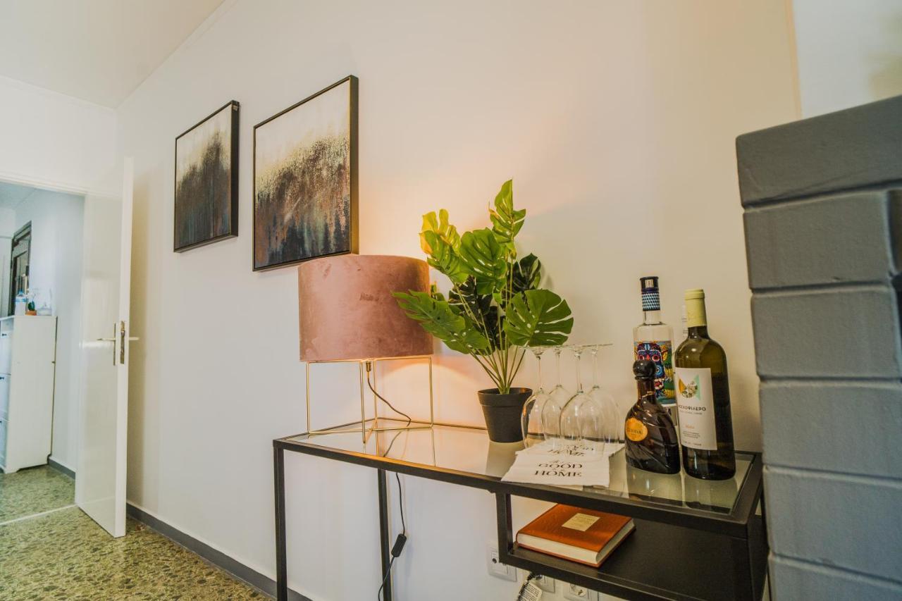 Green Apartment Ground Floor Feel Like Home Properties Saronida Kültér fotó